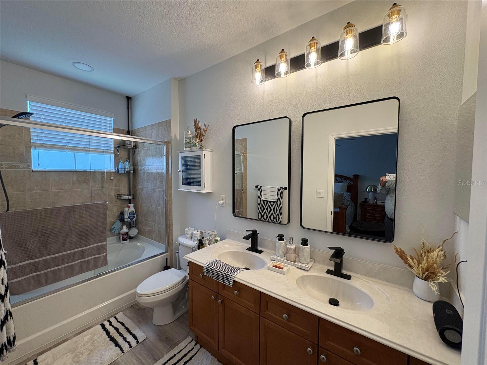 LAKESIDE/LKS/WINDERMERE PH 9 - Residential