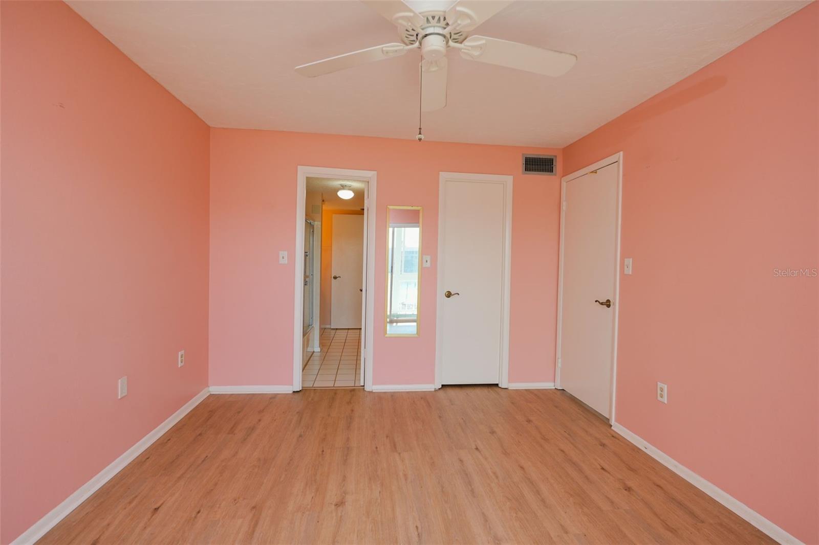 BAYSHORE ON THE LAKE APTS II SEC 2 - Residential