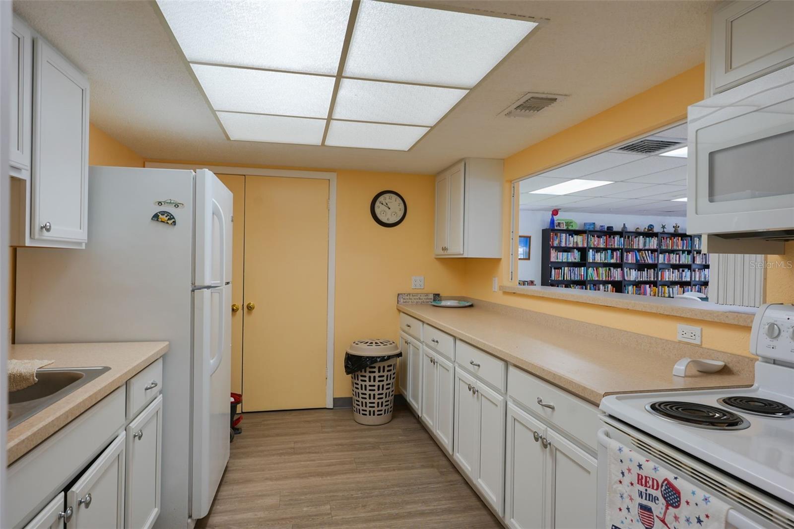 BAYSHORE ON THE LAKE APTS II SEC 2 - Residential