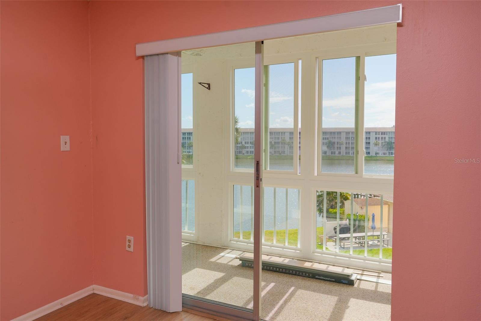 BAYSHORE ON THE LAKE APTS II SEC 2 - Residential