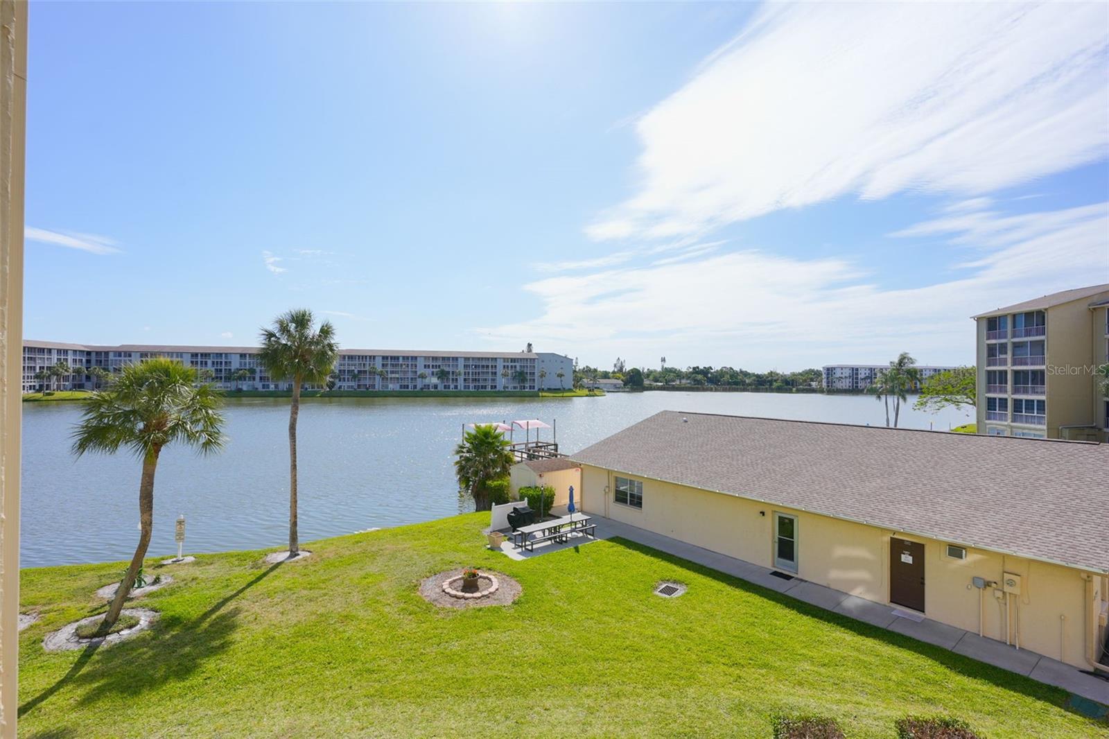 BAYSHORE ON THE LAKE APTS II SEC 2 - Residential