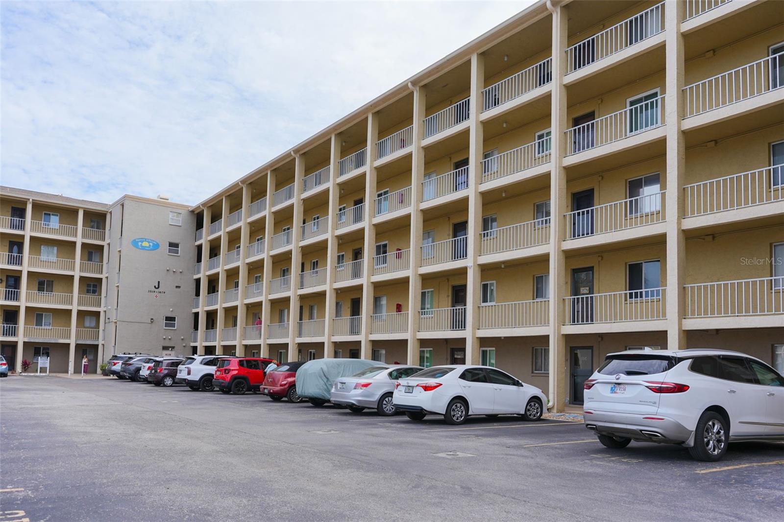 BAYSHORE ON THE LAKE APTS II SEC 2 - Residential