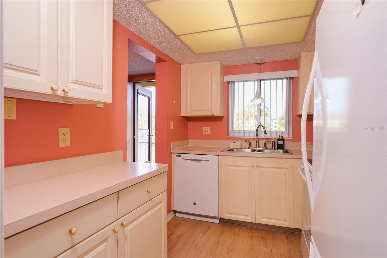 BAYSHORE ON THE LAKE APTS II SEC 2 - Residential