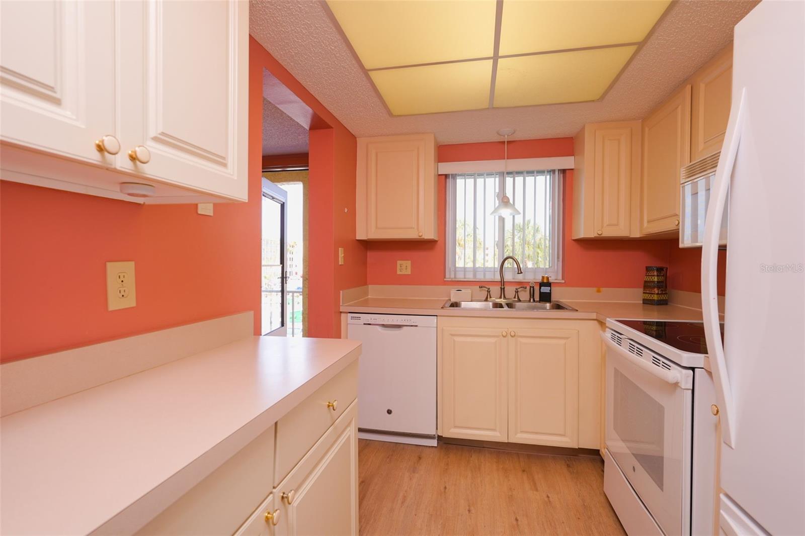 BAYSHORE ON THE LAKE APTS II SEC 2 - Residential