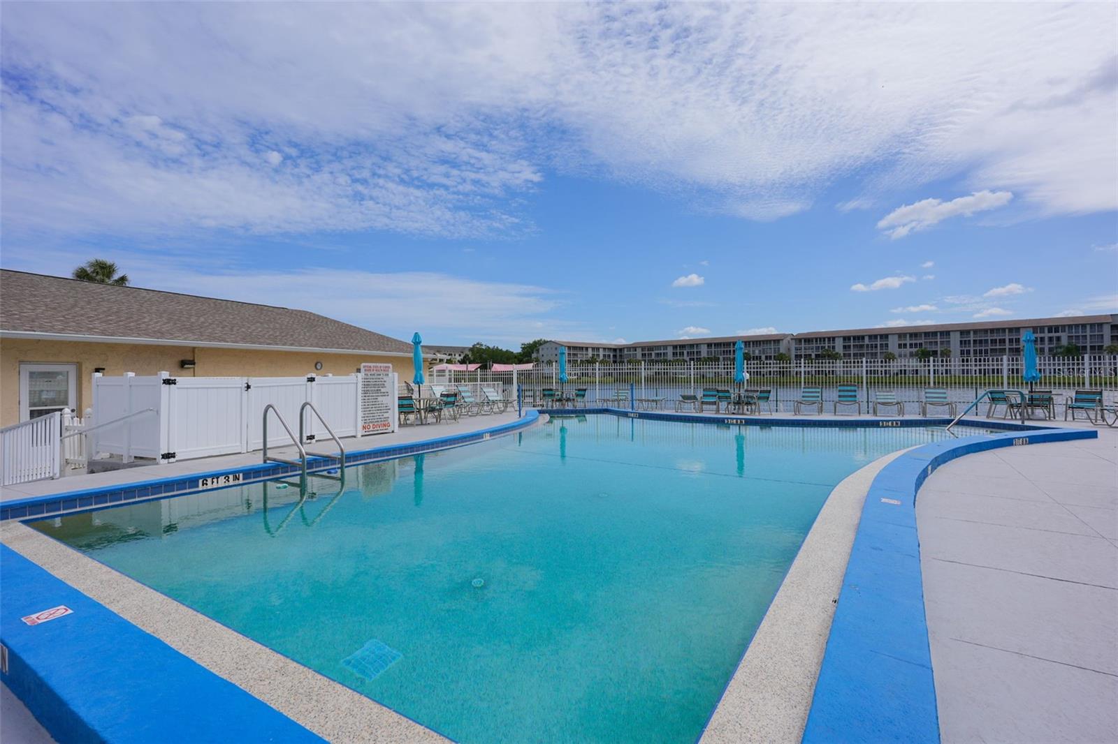 BAYSHORE ON THE LAKE APTS II SEC 2 - Residential