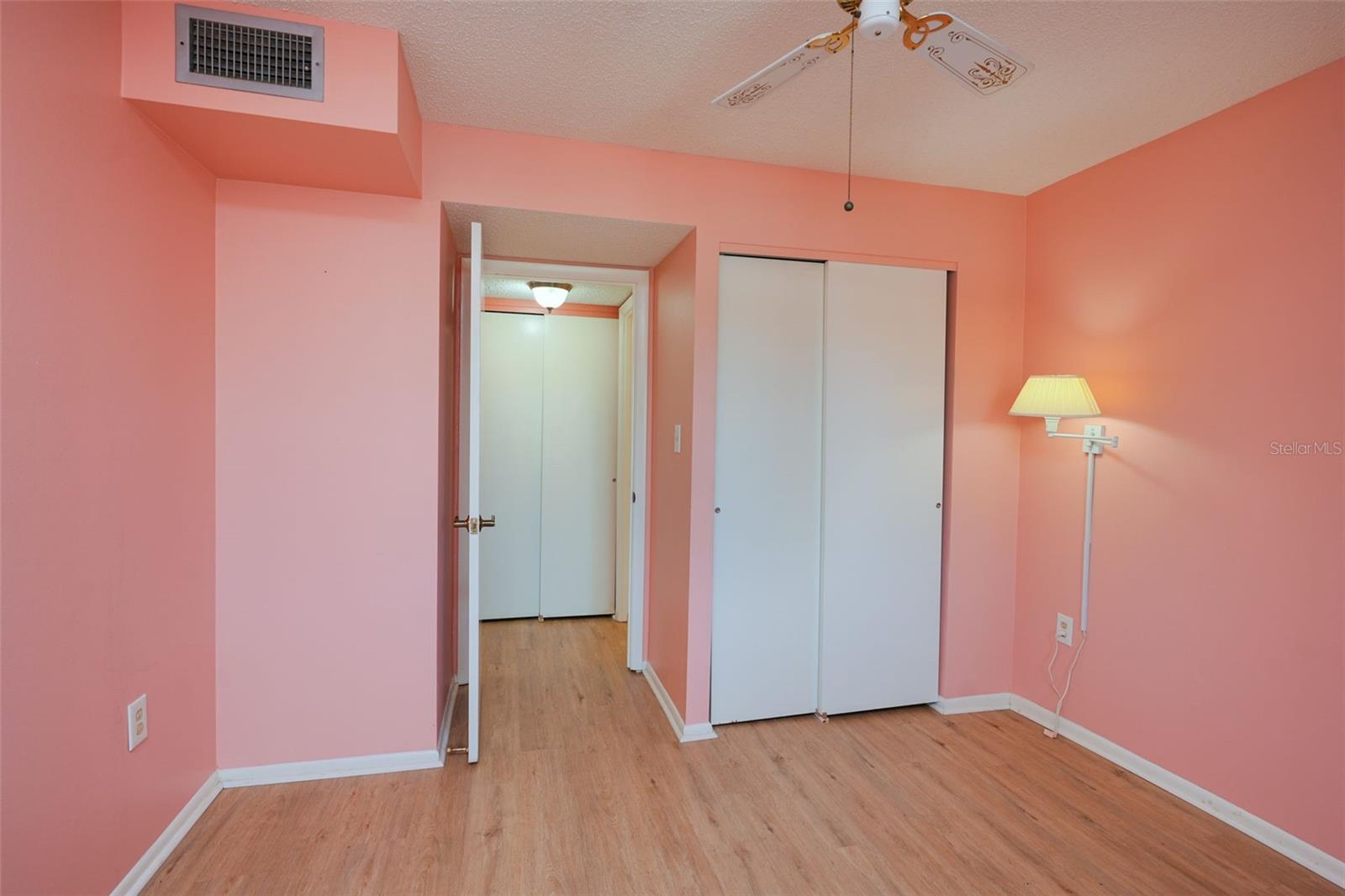 BAYSHORE ON THE LAKE APTS II SEC 2 - Residential