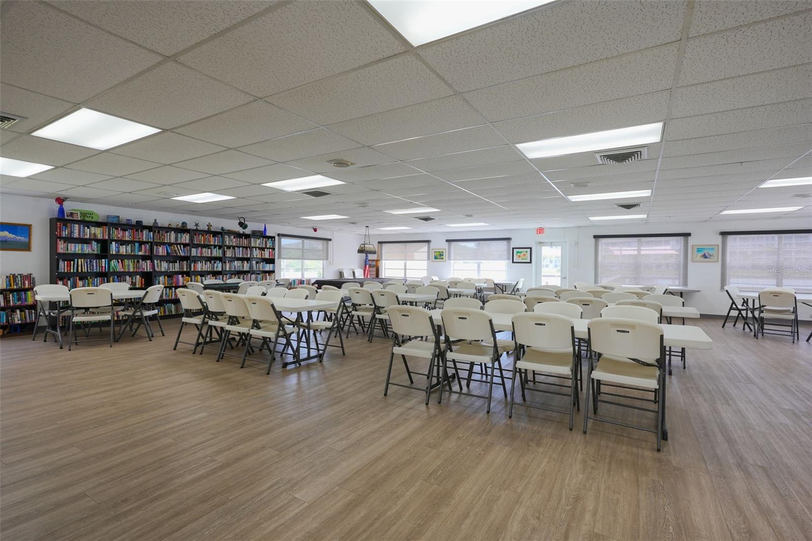 BAYSHORE ON THE LAKE APTS II SEC 2 - Residential