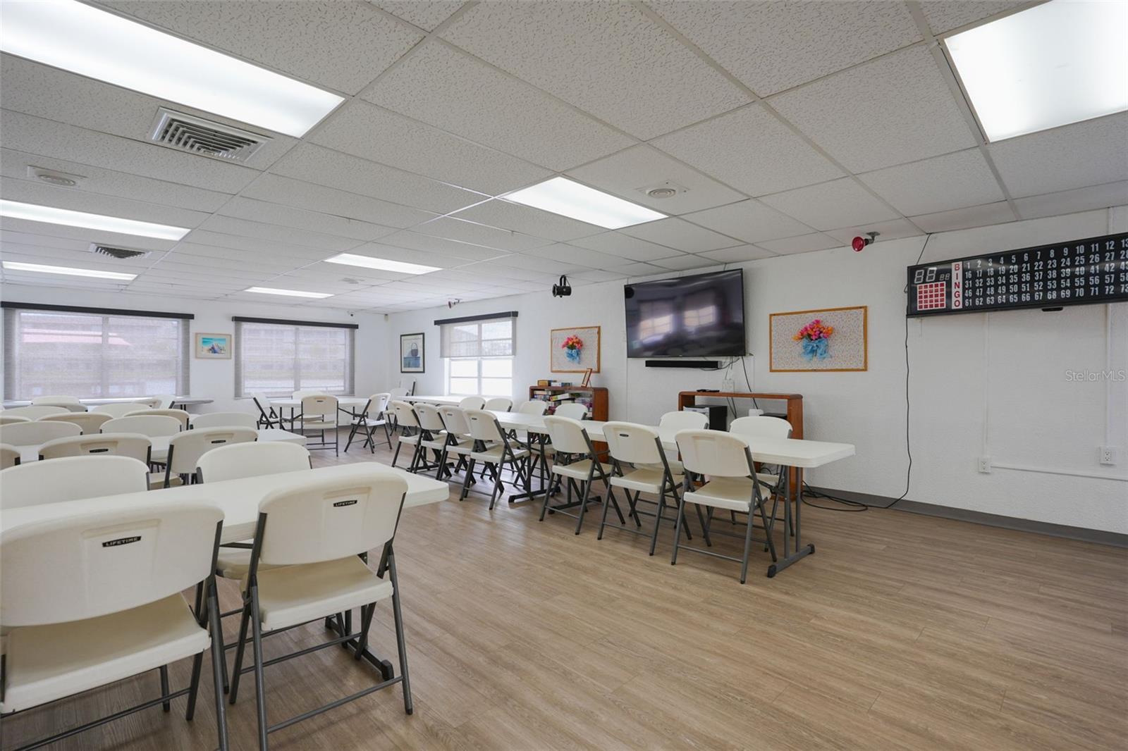 BAYSHORE ON THE LAKE APTS II SEC 2 - Residential