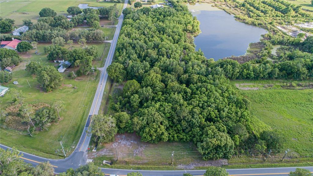 Photo of 4206 Knights Station Road, Lakeland, FL 33810 (MLS # TB8362338)