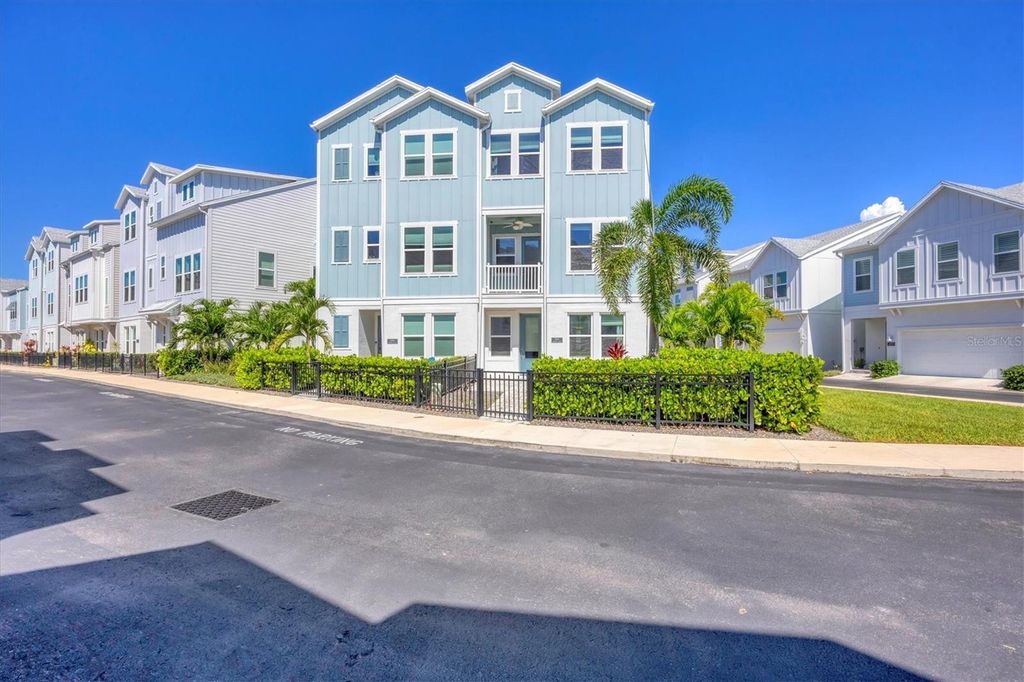 Photo of 2353 Lindstrom Street, Sarasota, FL 34237 (MLS # A4666534)