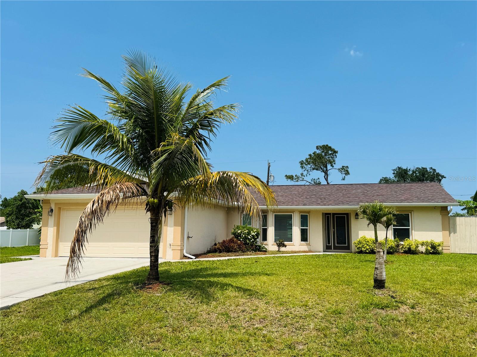 3303 VICTORY PALM DRIVE