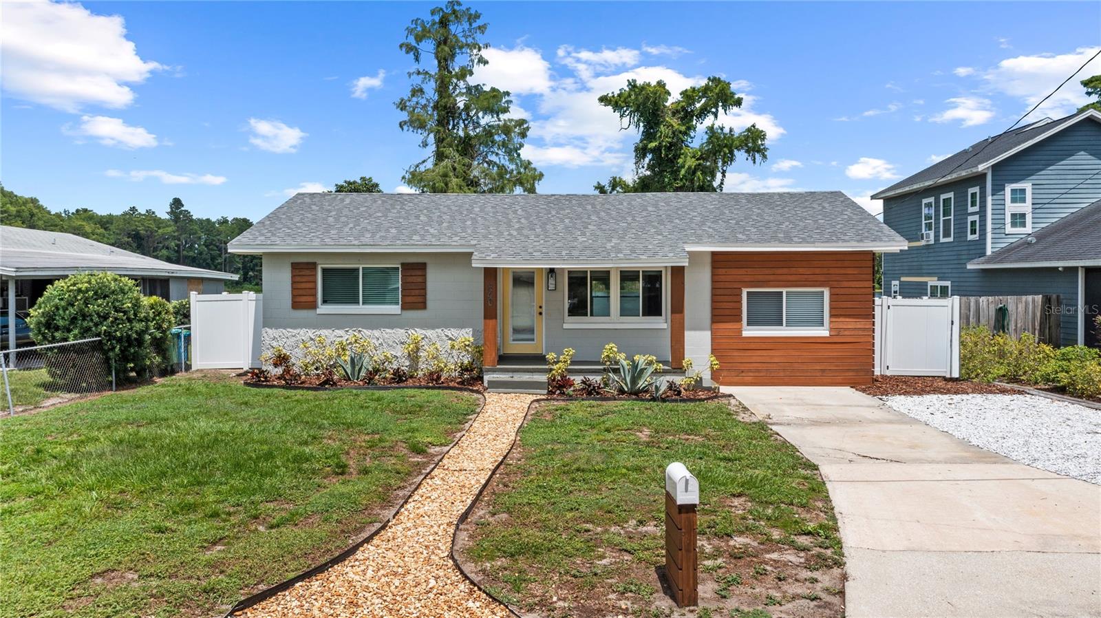 840 BETHUNE DRIVE