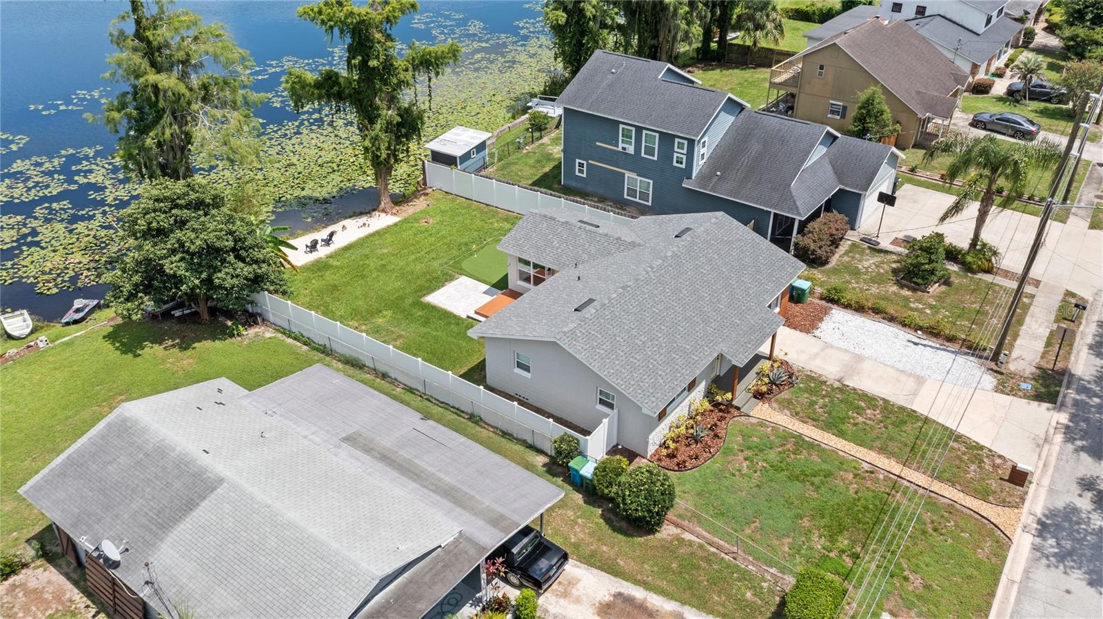 840 BETHUNE DRIVE