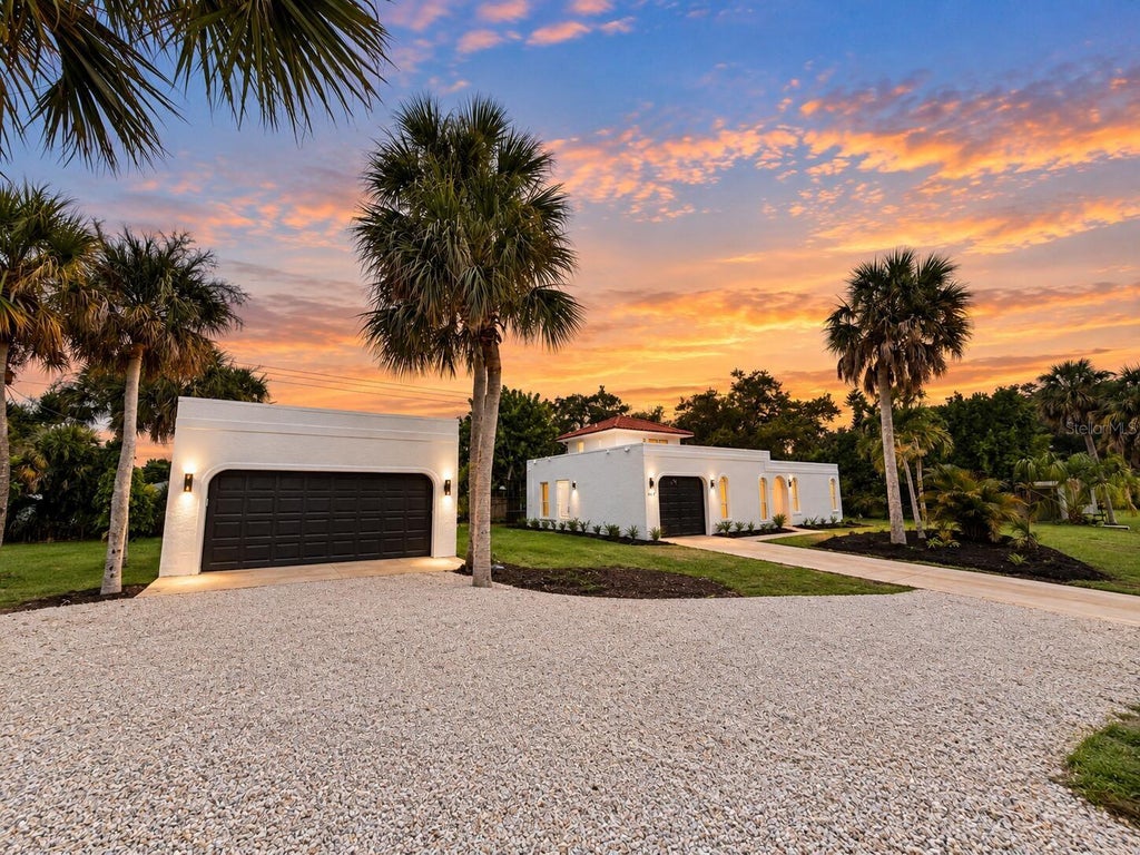 Photo of 447 Zephyr Road, Venice, FL 34293 (MLS # O6446479)