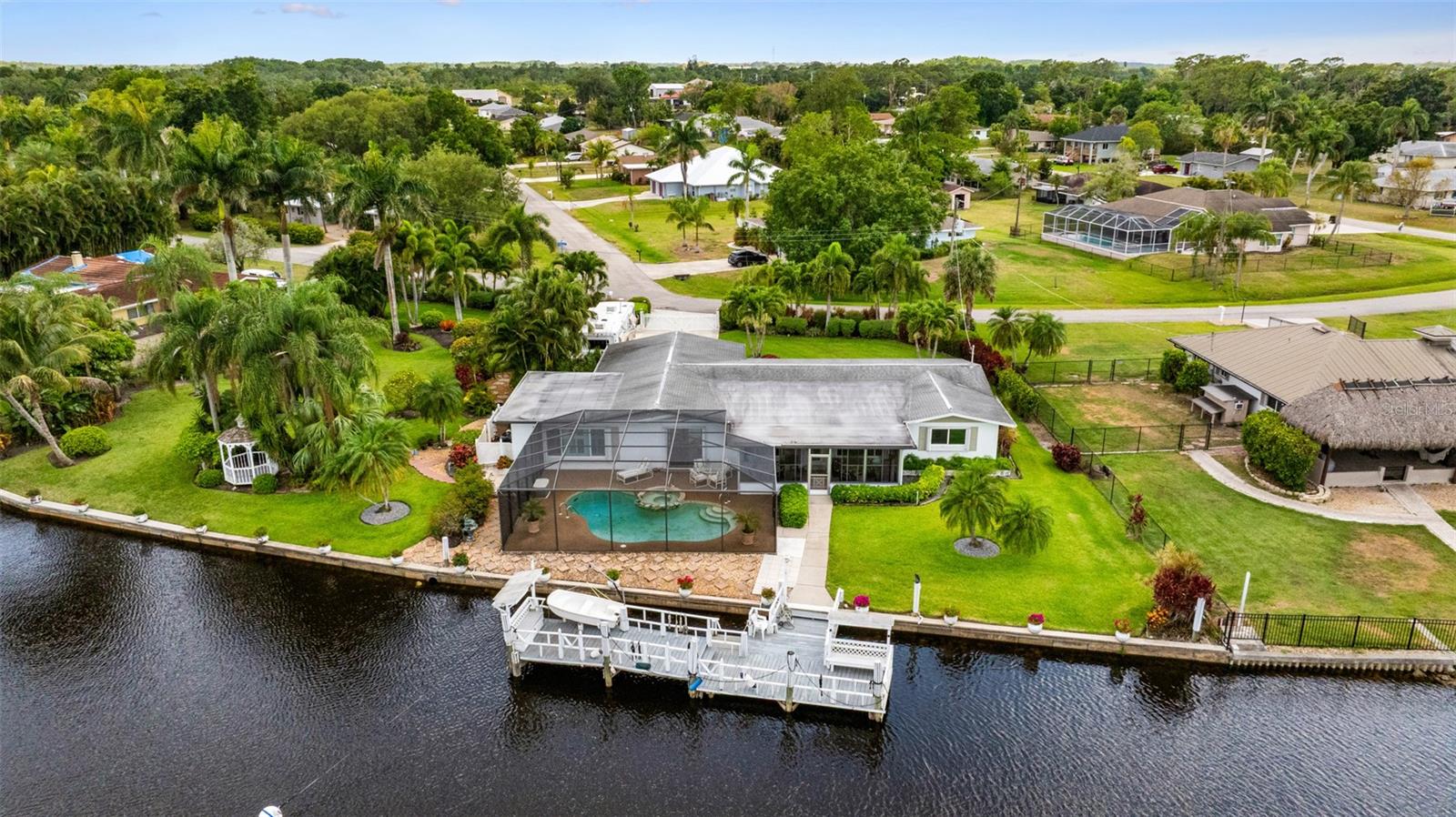 PARADISE SHORES - Residential