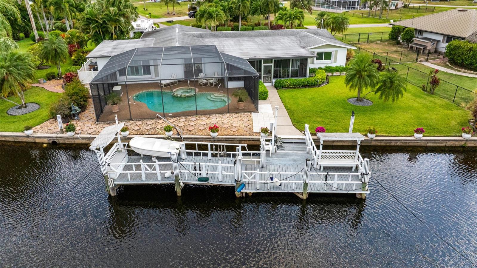 PARADISE SHORES - Residential