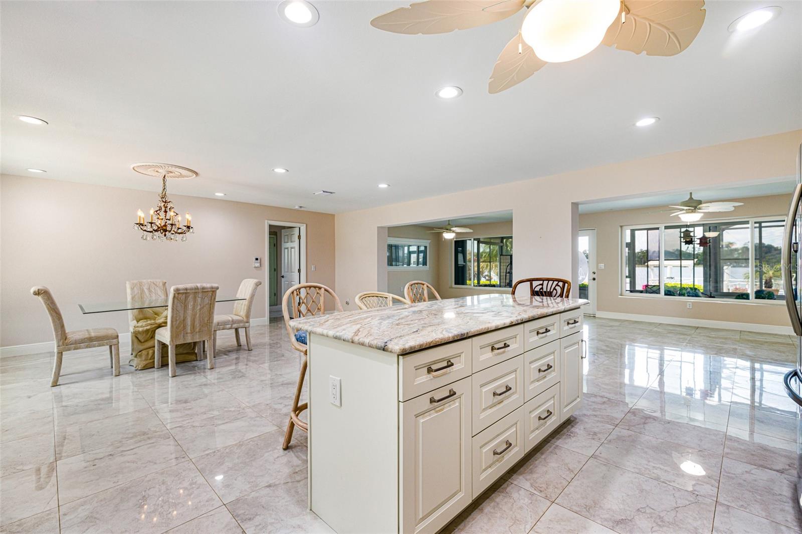 PARADISE SHORES - Residential