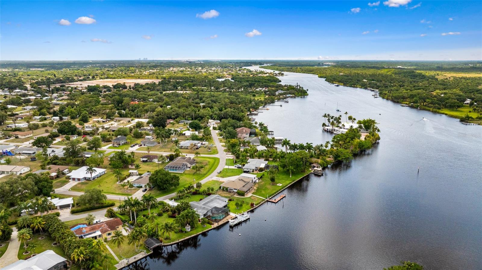 PARADISE SHORES - Residential