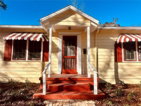 Photo of 228 NW 4th Avenue, Gainesville, FL 32601 (MLS # GC537342)