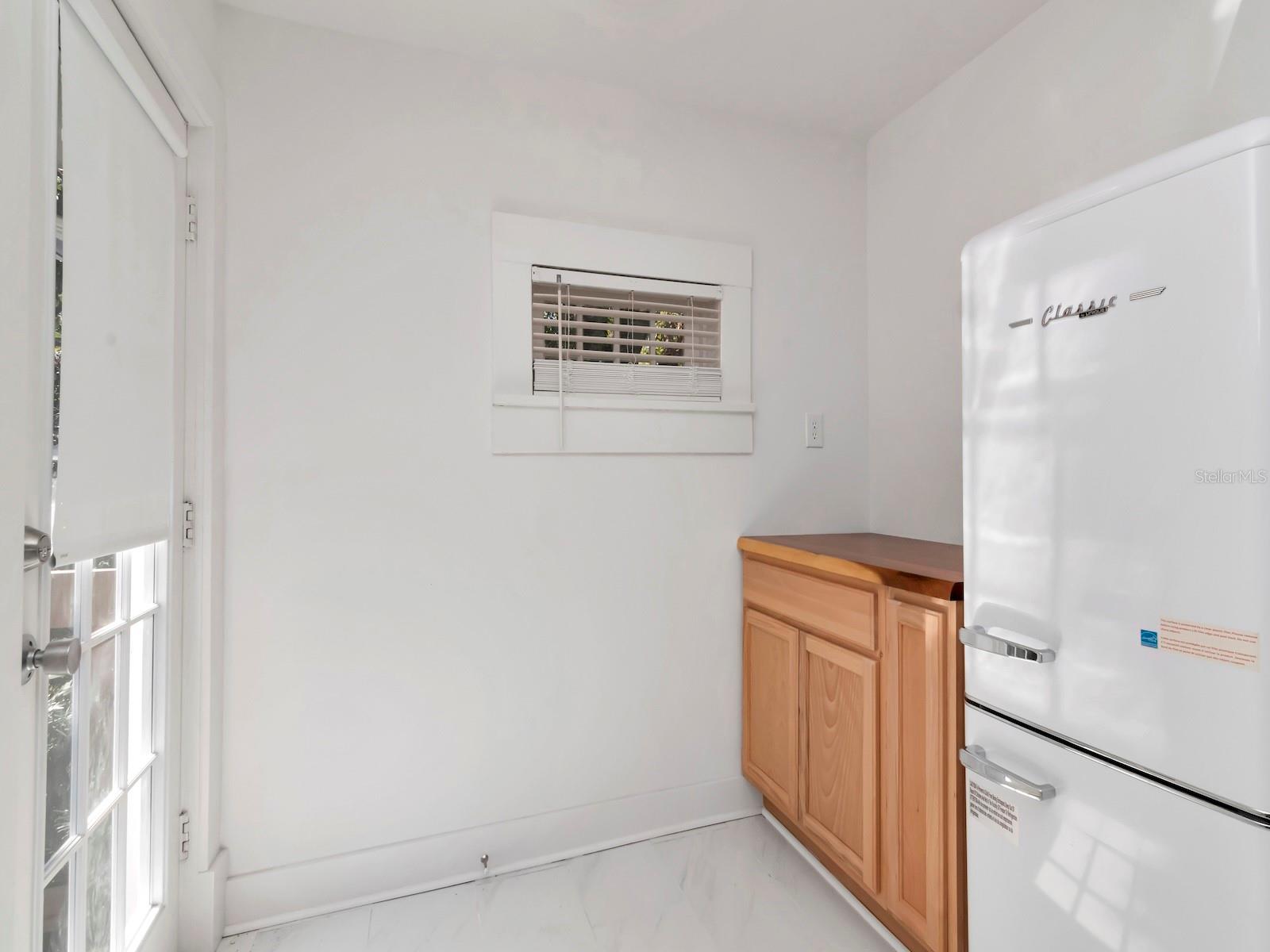 BAYSHORE PLACE - Residential