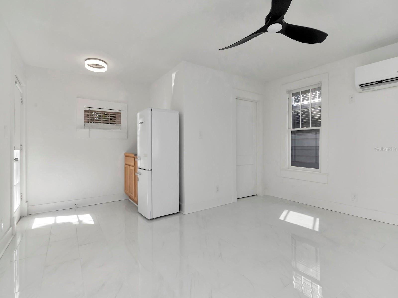 BAYSHORE PLACE - Residential