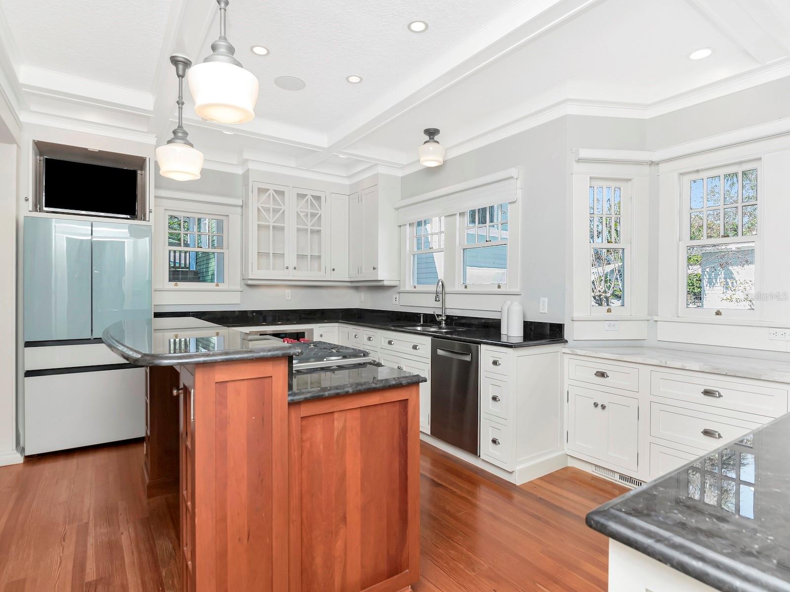 BAYSHORE PLACE - Residential