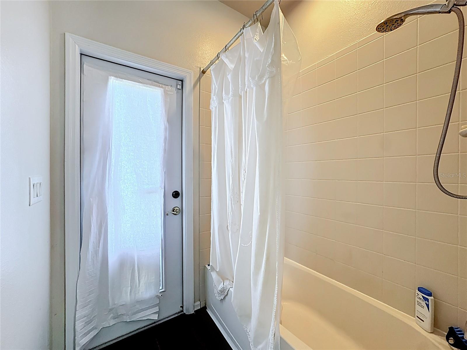 FELLS COVE UNIT 2 PH 1 - Residential Lease