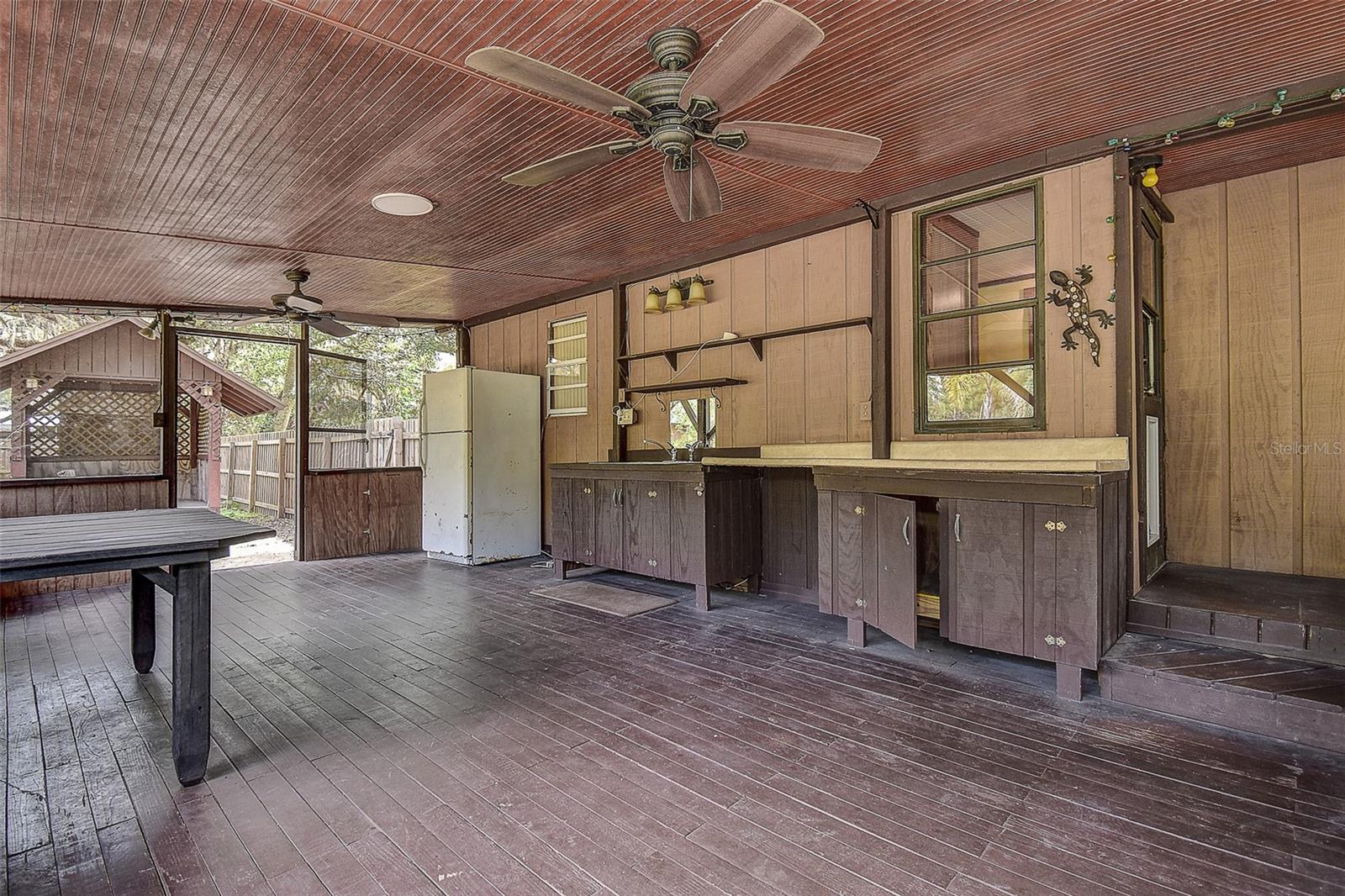LAKE HILLS - Residential