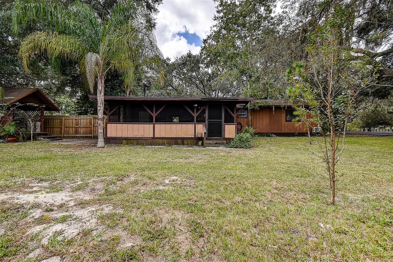 LAKE HILLS - Residential