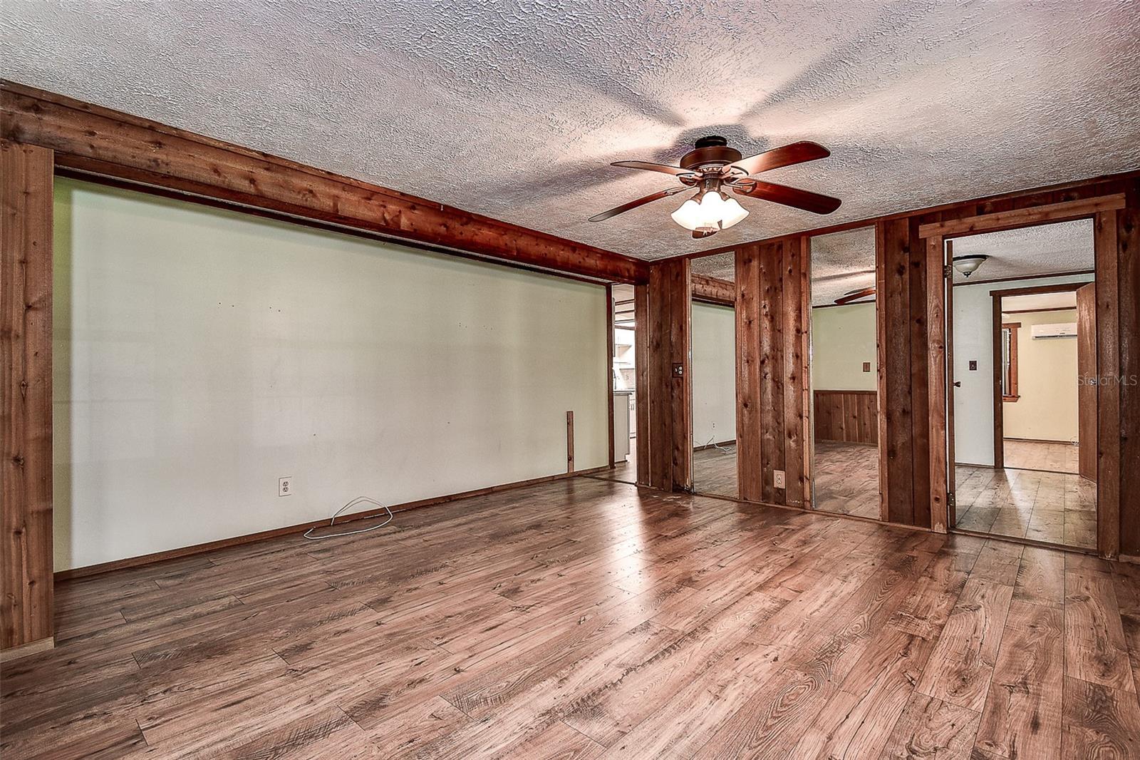 LAKE HILLS - Residential