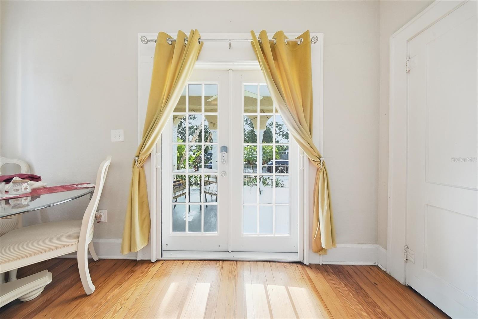 RIO VISTA SEC 6 - Residential Income