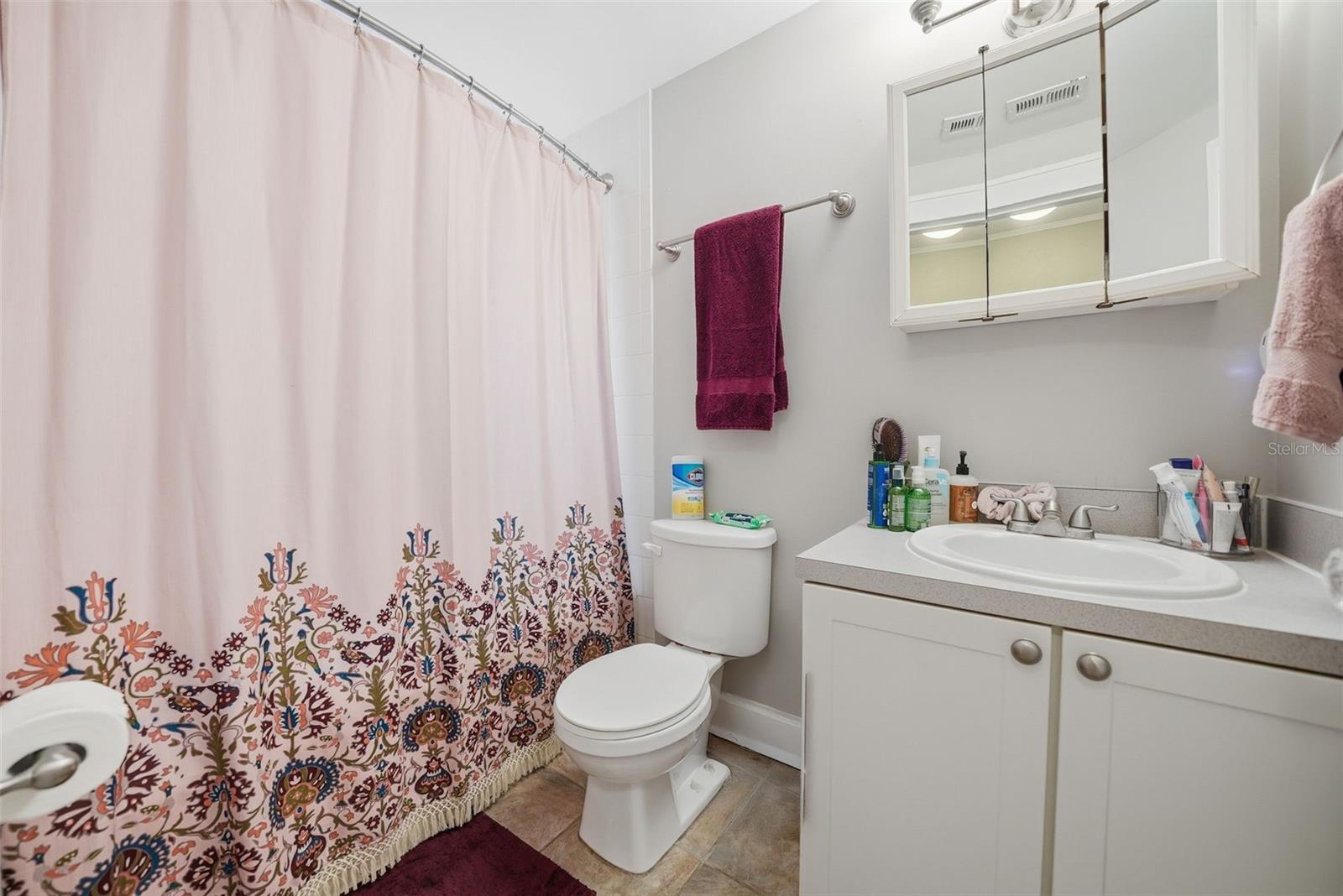 RIO VISTA SEC 6 - Residential Income