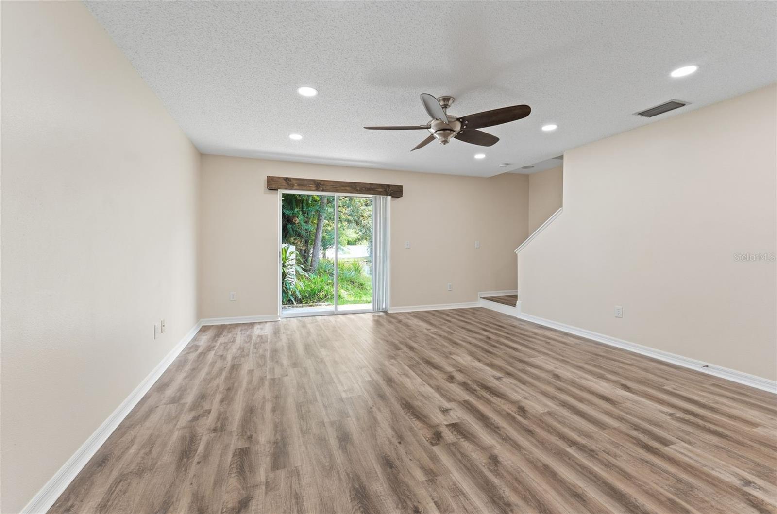 EDGEWATER PLACE - Residential