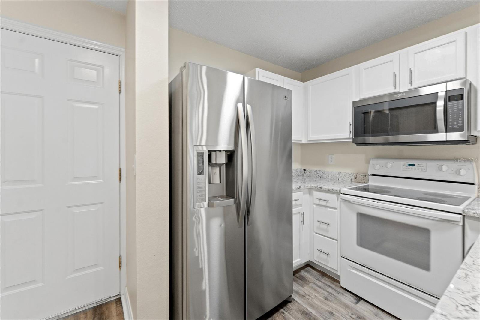 EDGEWATER PLACE - Residential
