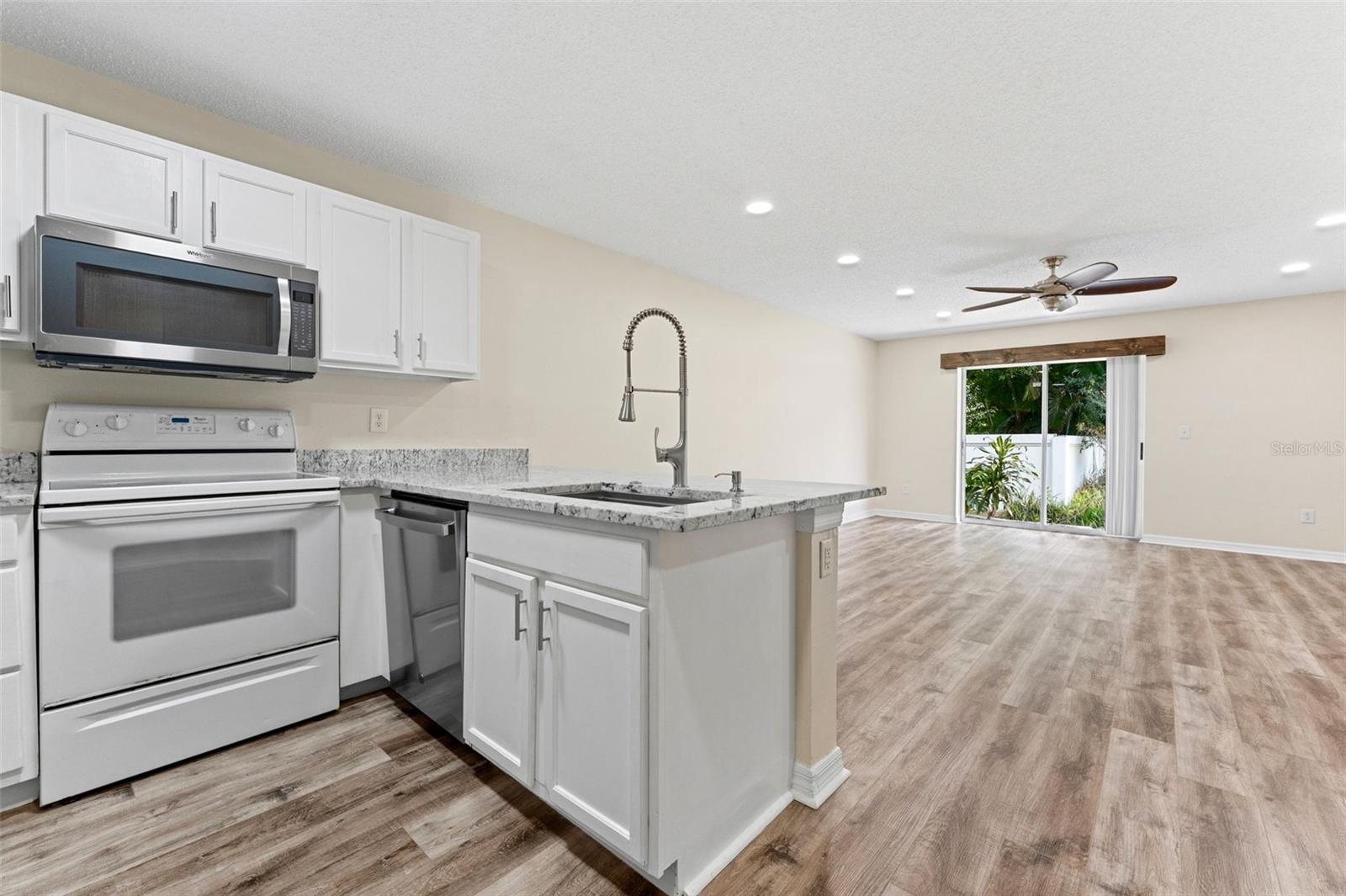EDGEWATER PLACE - Residential