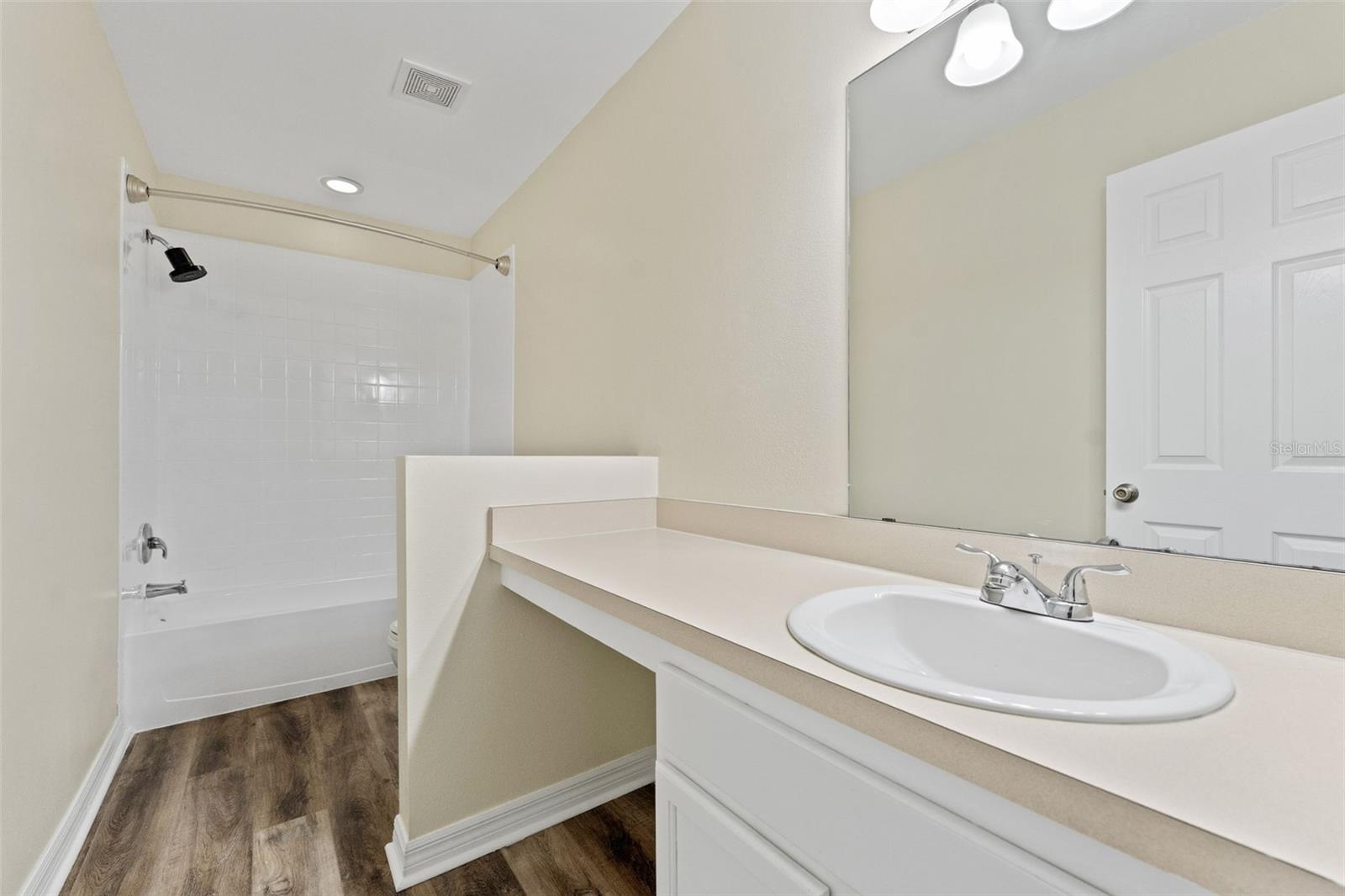 EDGEWATER PLACE - Residential