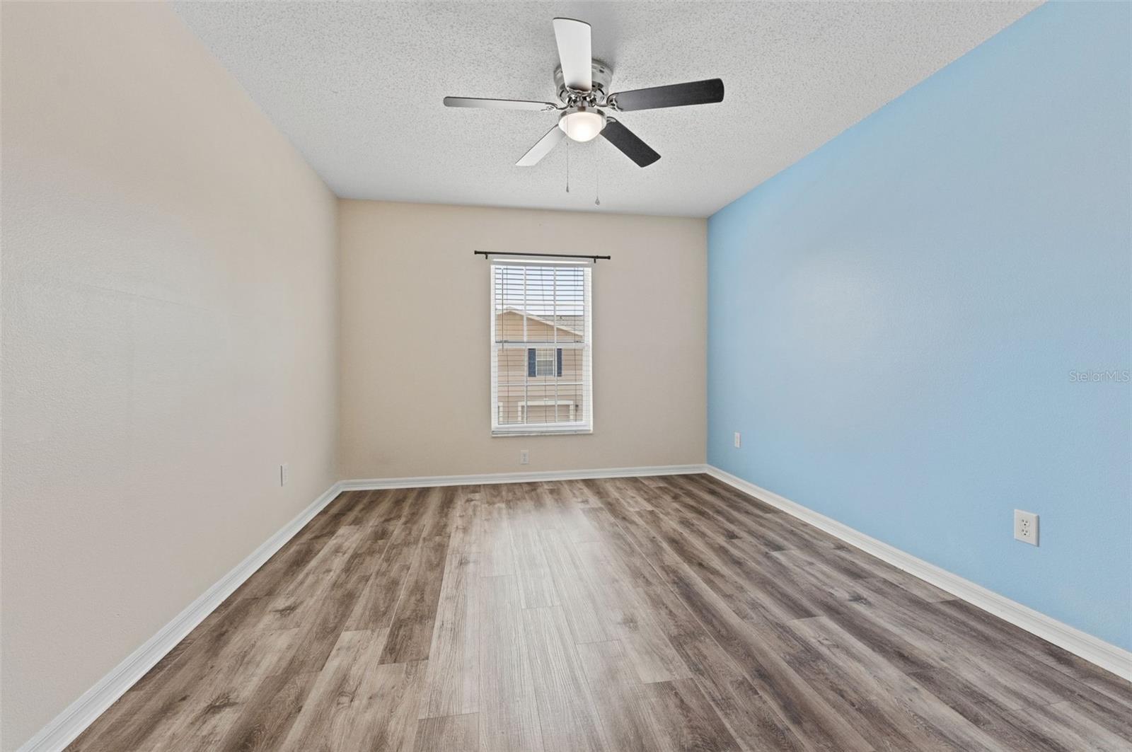 EDGEWATER PLACE - Residential