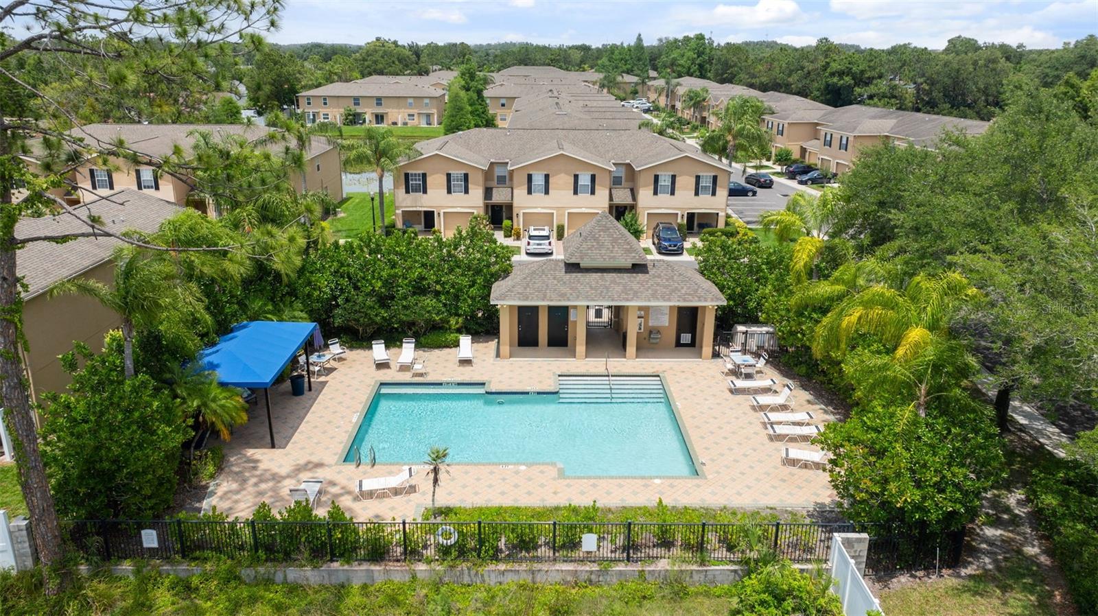 EDGEWATER PLACE - Residential