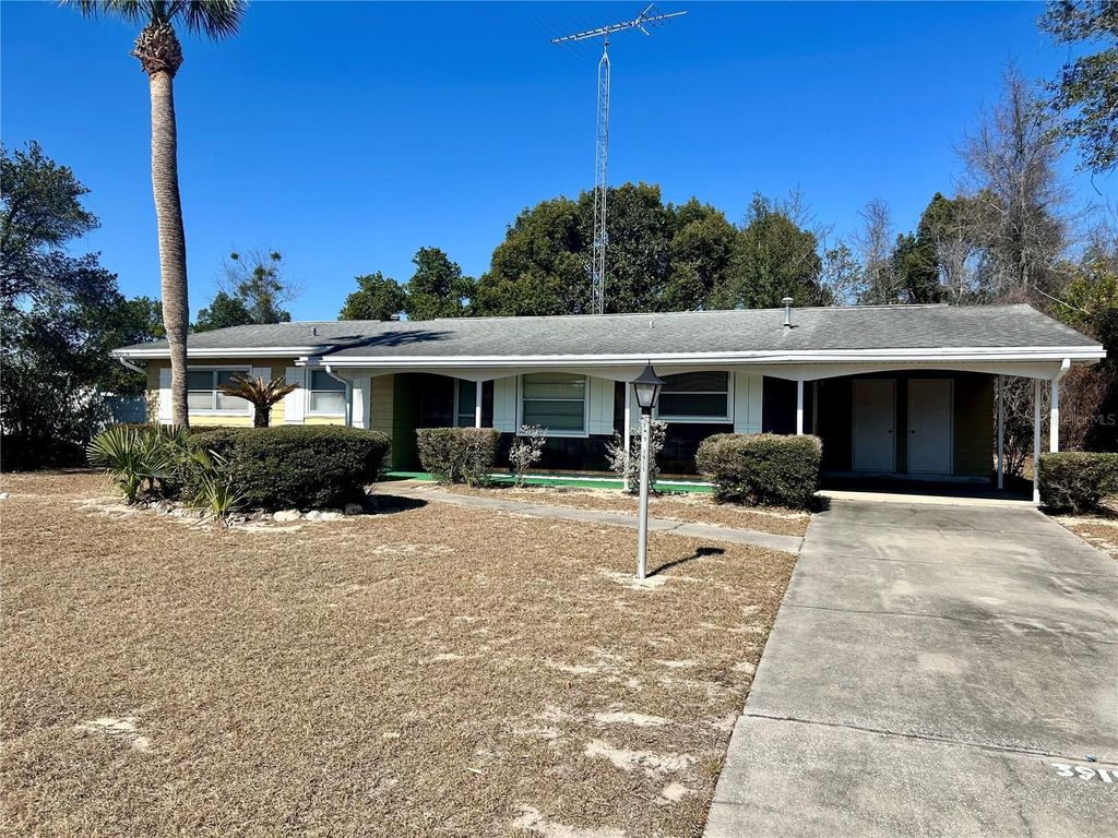 Photo of 3915 SW 139th Street Road, Ocala, FL 34473 (MLS # OM718019)