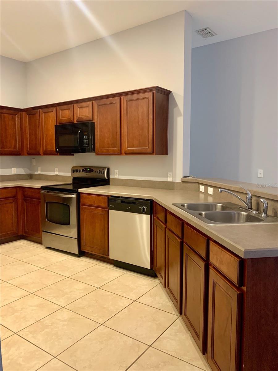 ASHLEY PARK AT HARMONY - Residential Lease