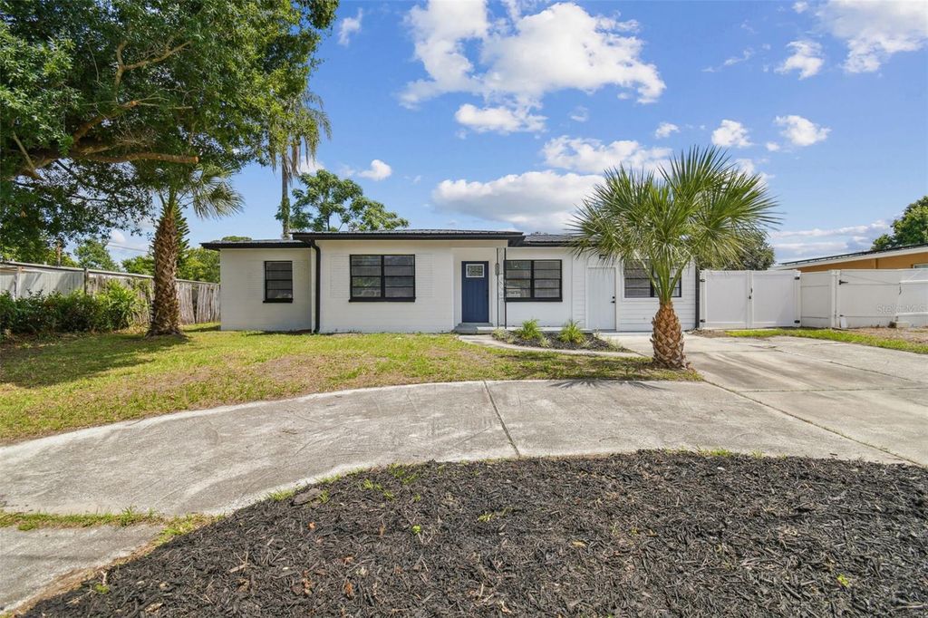 Photo of 3113 W Powhatan Avenue, Tampa, FL 33614 (MLS # TB8409970)