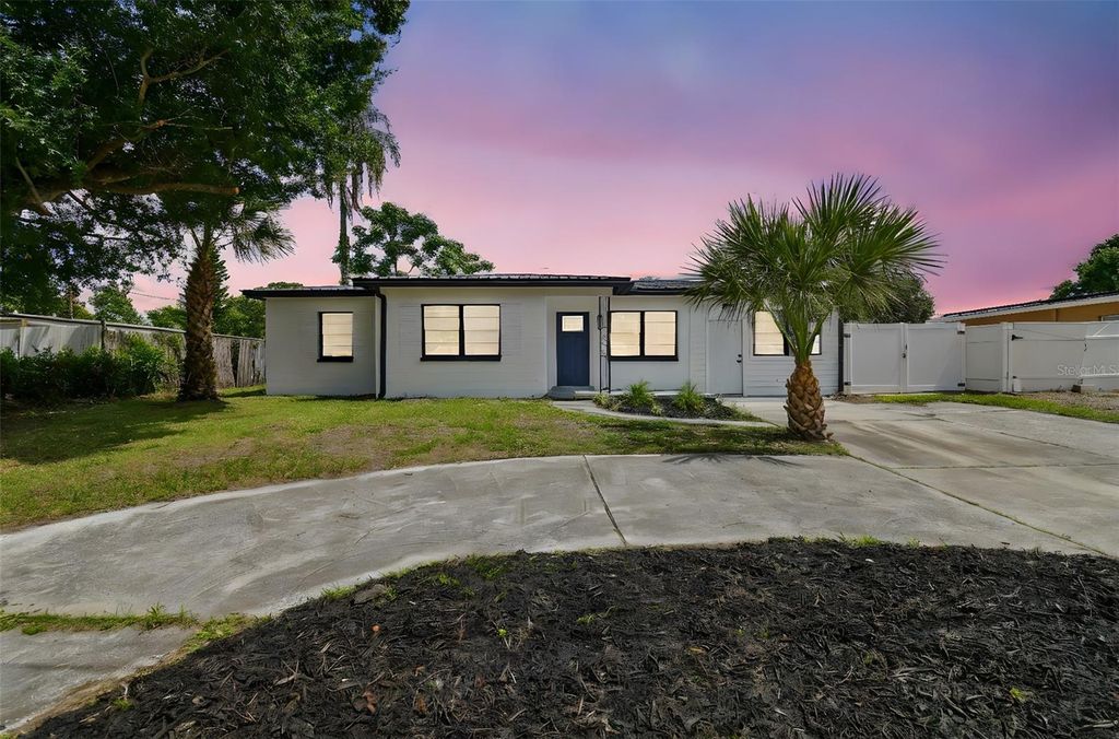 Photo of 3113 W Powhatan Avenue, Tampa, FL 33614 (MLS # TB8409970)