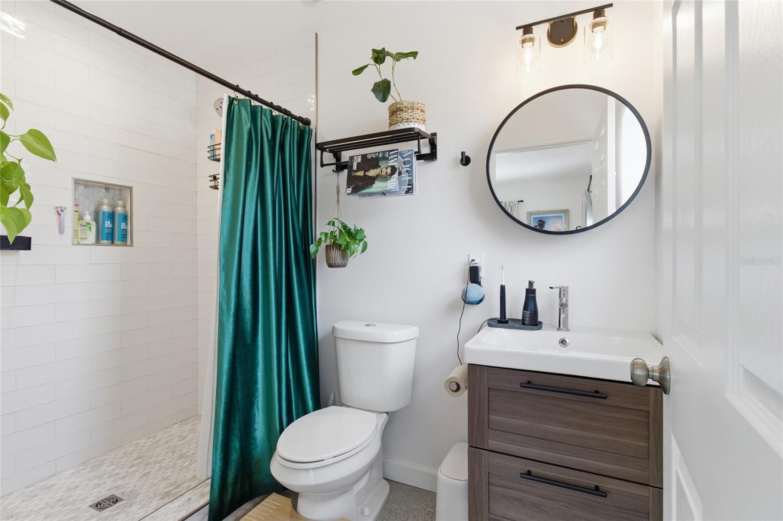 HARBOR OAKS - Residential