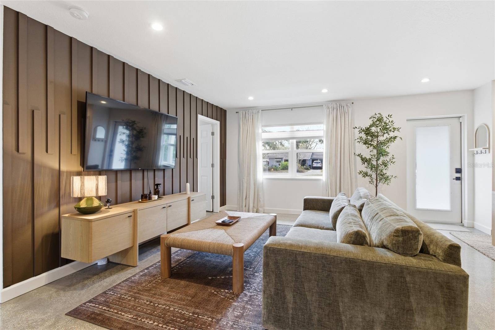 HARBOR OAKS - Residential