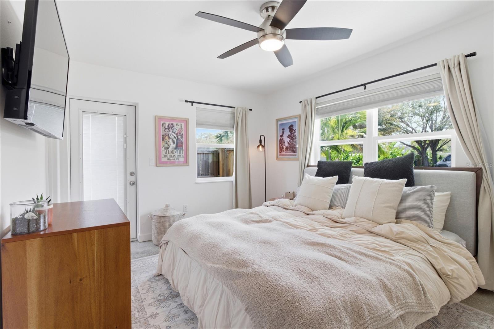 HARBOR OAKS - Residential