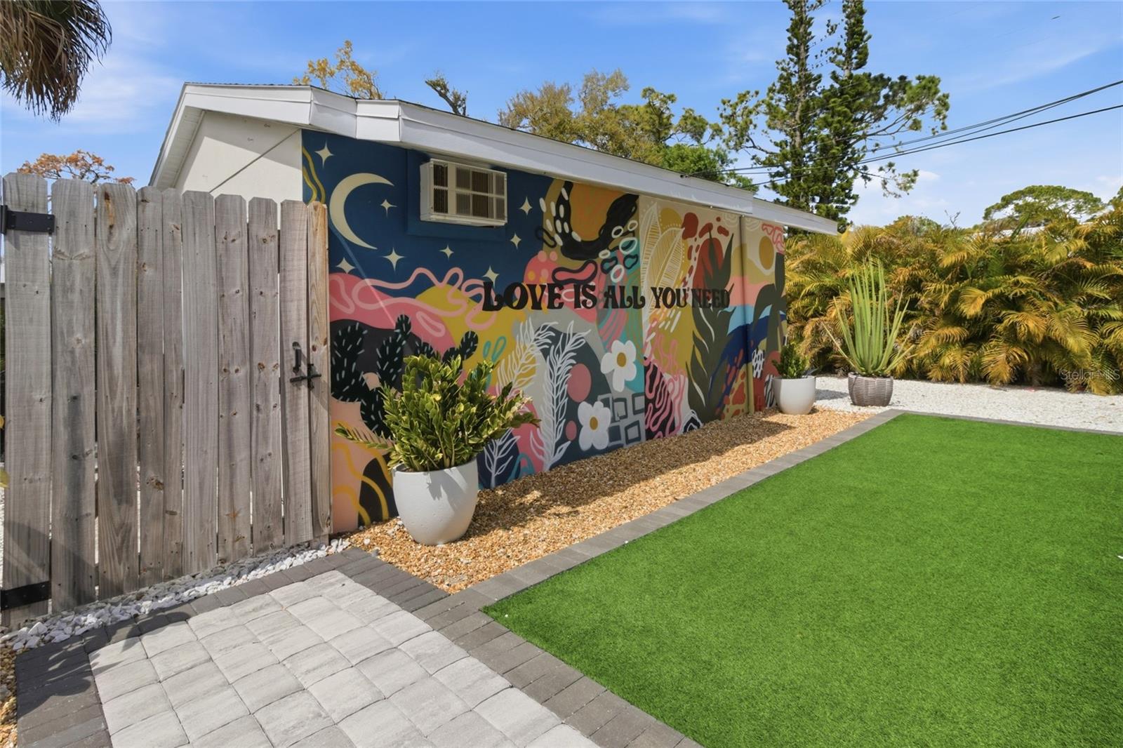 HARBOR OAKS - Residential