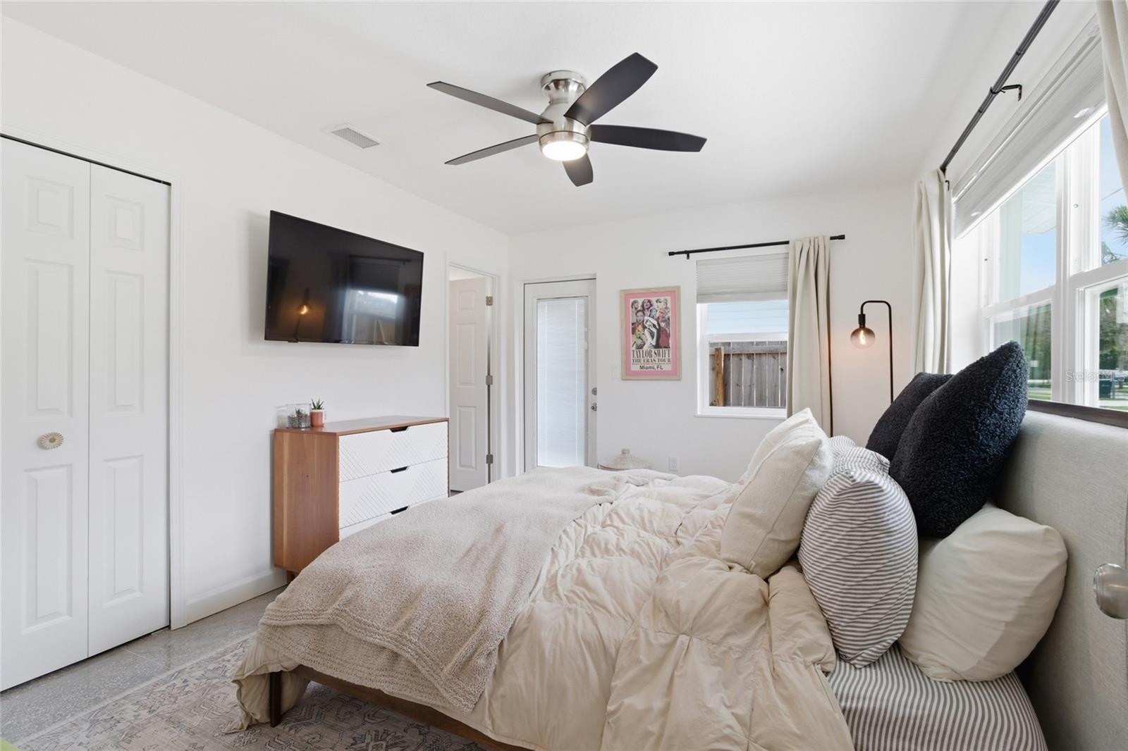 HARBOR OAKS - Residential