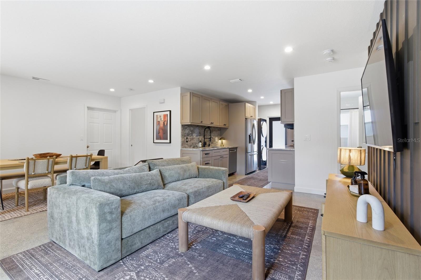 HARBOR OAKS - Residential