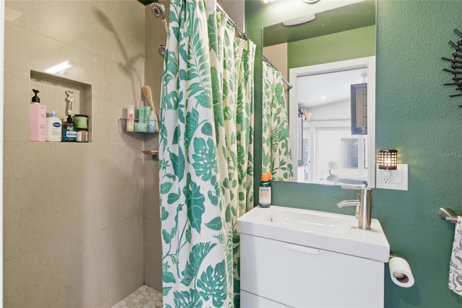 HARBOR OAKS - Residential