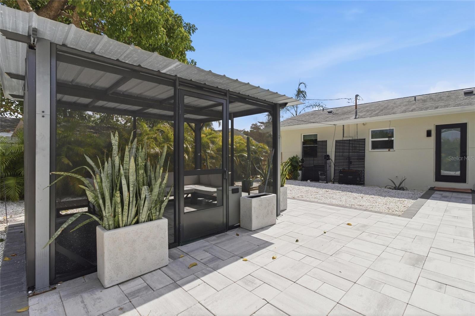 HARBOR OAKS - Residential